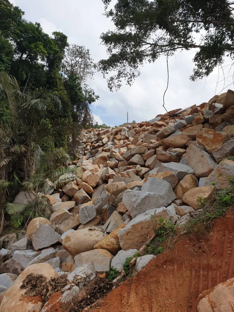 Raw Material CONSTRUCTION Industrial SOLID CRUSHED STONE 20mm ~ 80mm Lime Stone Aggregates