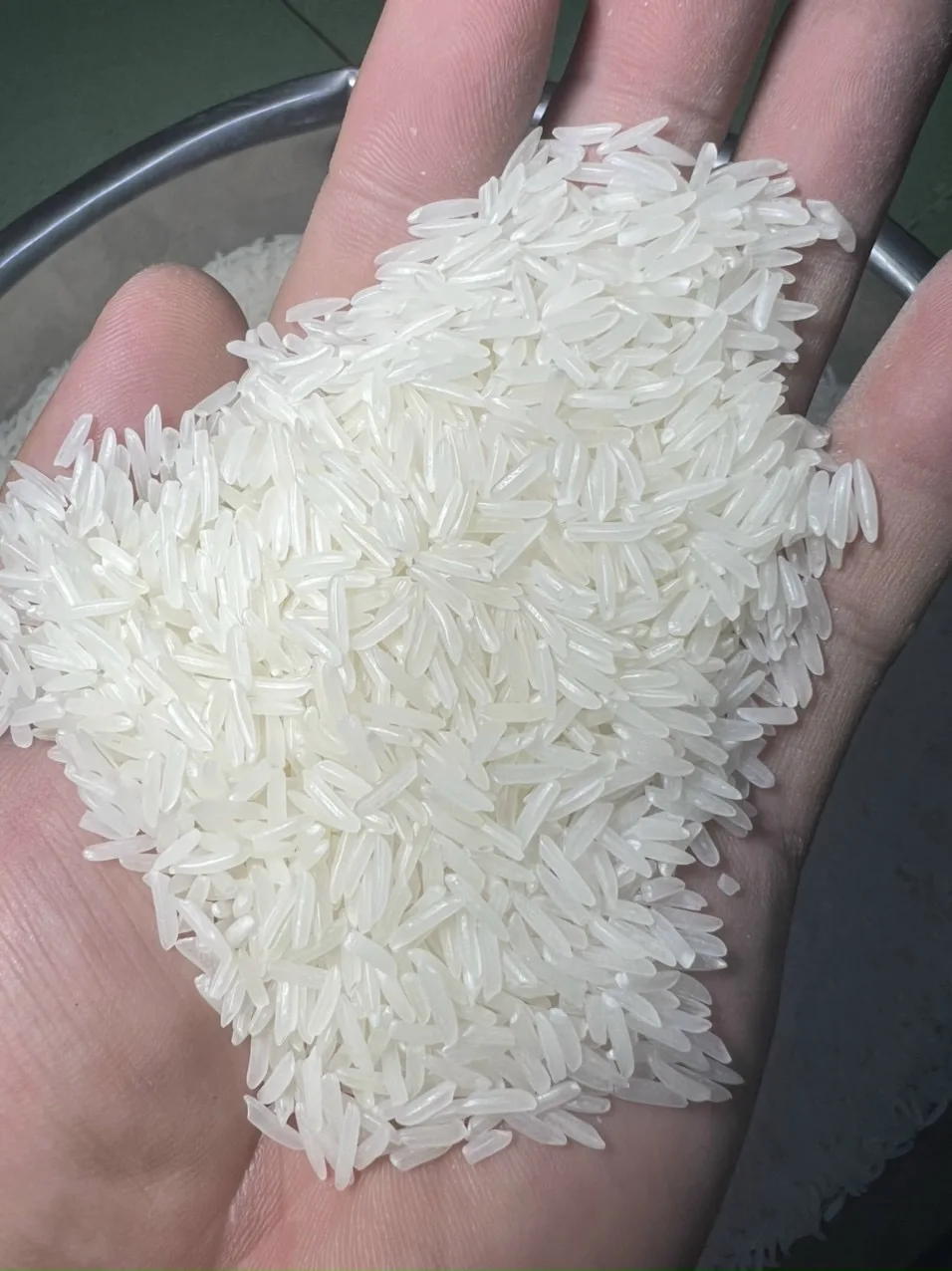 DOUBLE POLISHED SORTEXED VIETNAM HACCP BRC CERTIFICATION VIETNAMESE RICE ST25 2% BROKEN RICE SOFT TEXTURE WHOLESALE PRICE