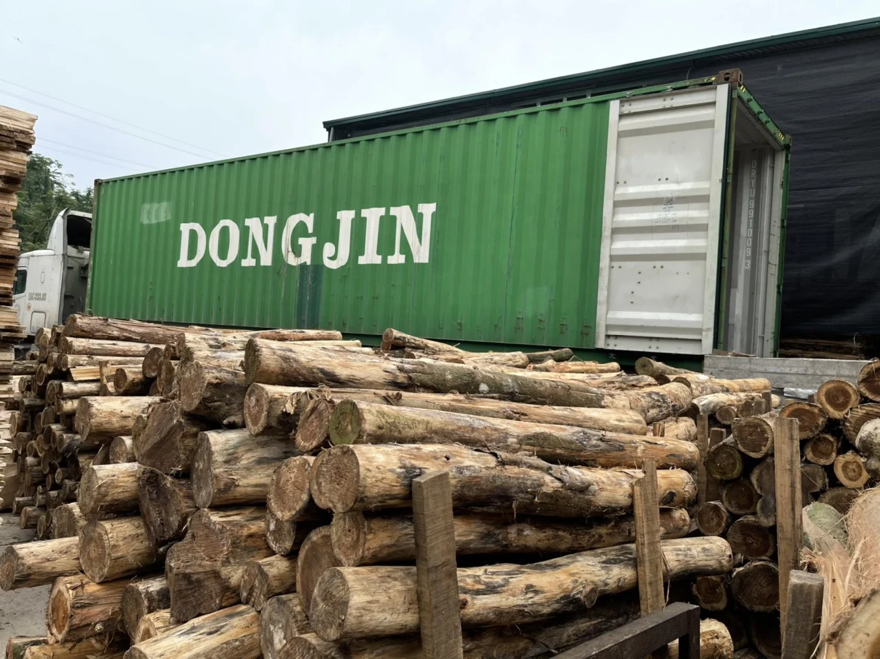 Fresh Acacia Pallets Timber FOR Korea Market