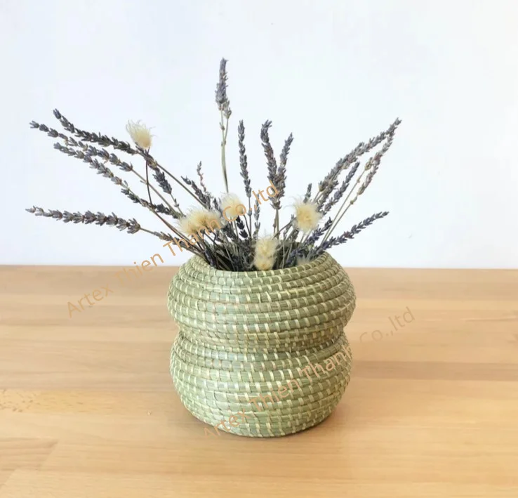 Eco Friendly Supplier from Vietnam Seagrass Small Vase Collection Vintage Flowers Vase for Table Decoration