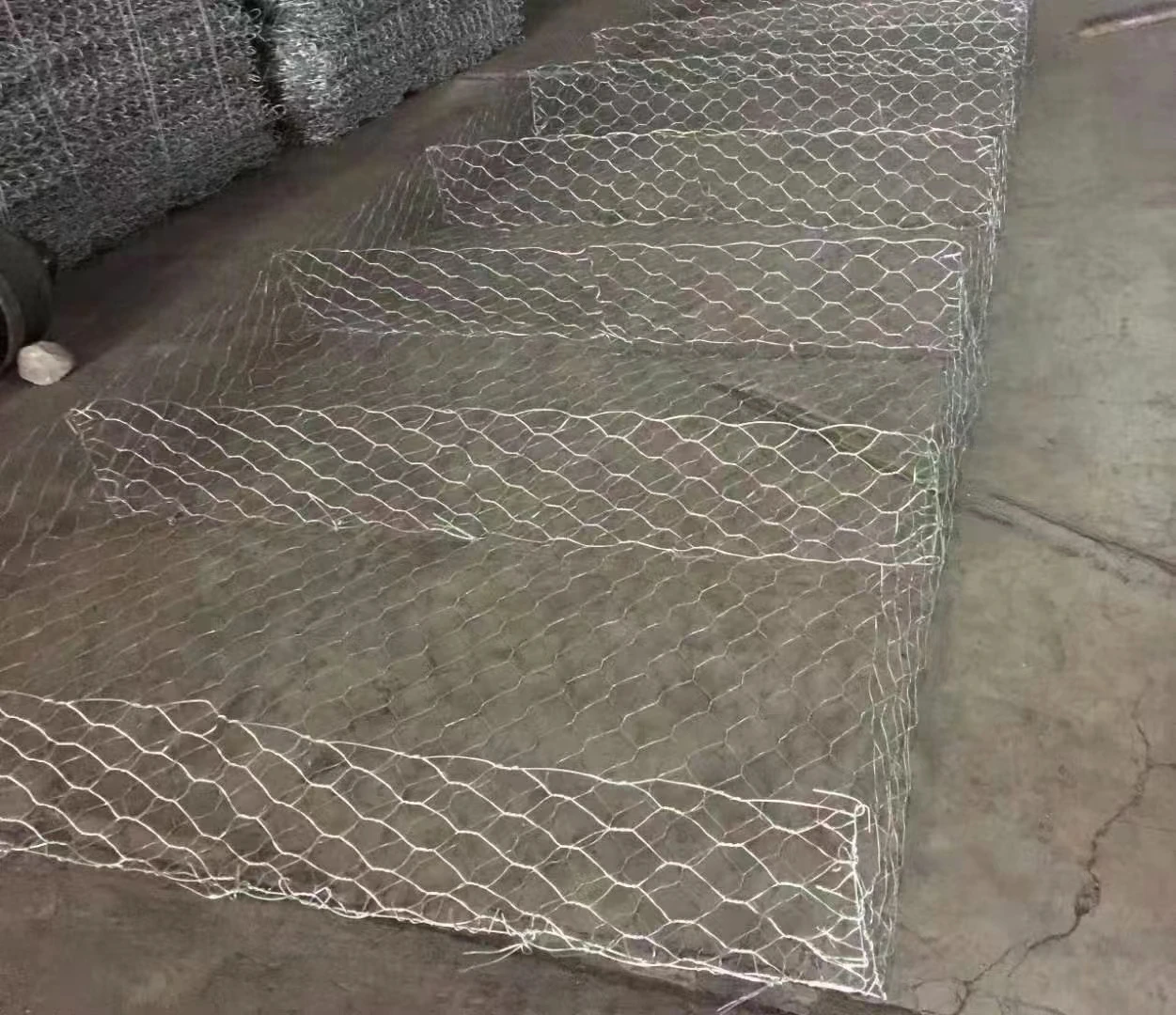 Galvanized welded gabion box wire mesh retaining wall riverbank/gabion blue landscape garden decoration1*1*1m