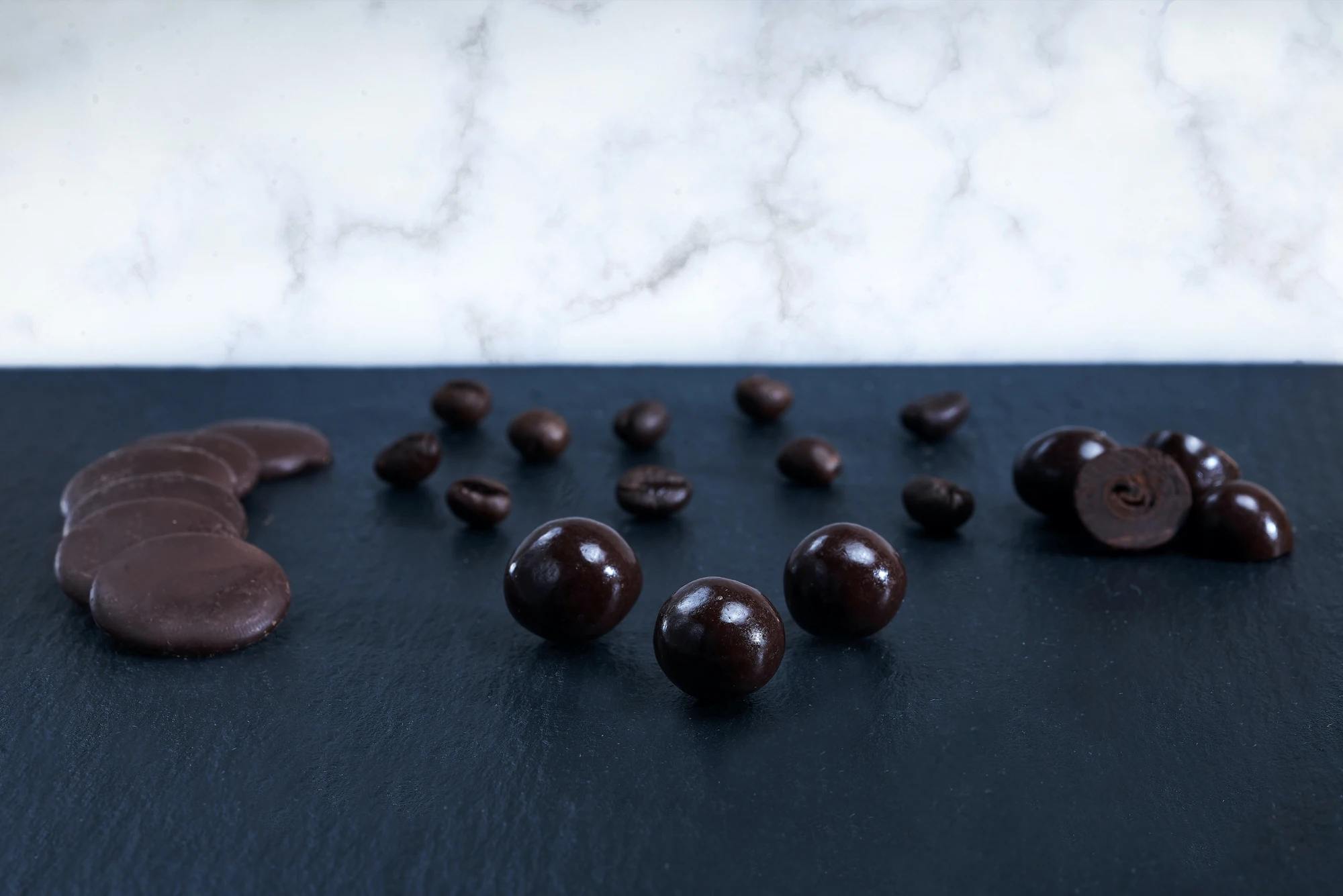 Best Quality 2 kg Wholesome Coffee Beans Covered with Sweet Milk Chocolate Solid Compound with Candy for Coffee Lovers