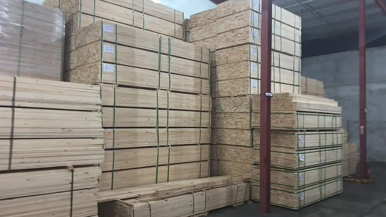 Manufacturer Spruce (Sitka) Lumber for construction Pine lumber wholesales from Poland