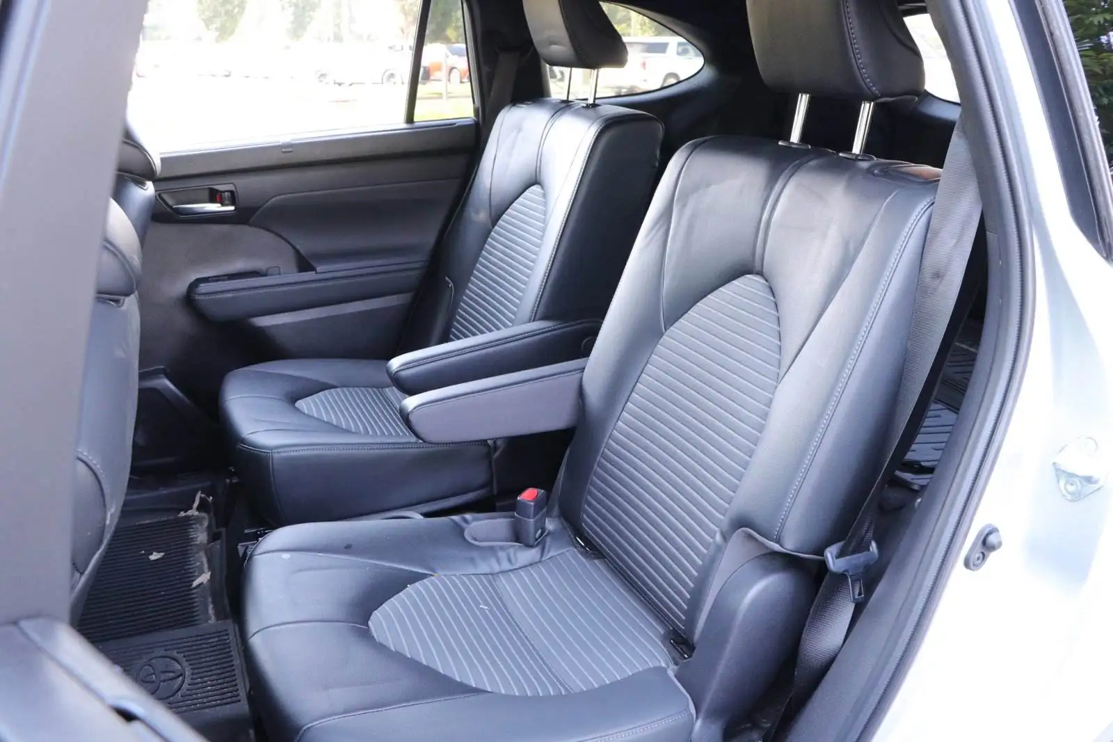 Лучшая цена отлично использованный 2022 Toyotas Fortuner LTD 2.8L 4x2 при безаварийном внедорожном внедорожник