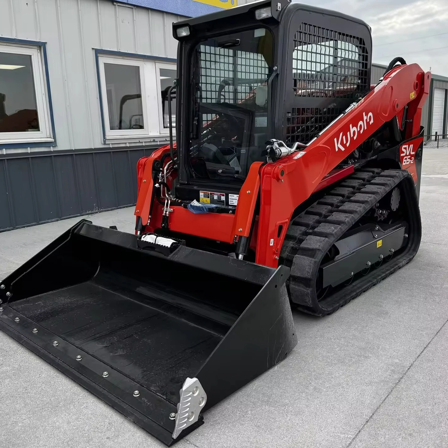 Землеройная техника гусеничный погрузчик KUBOTA SVL65-2HFWC бородок высокой интенсивности работы Kubota SVL65 для продажи