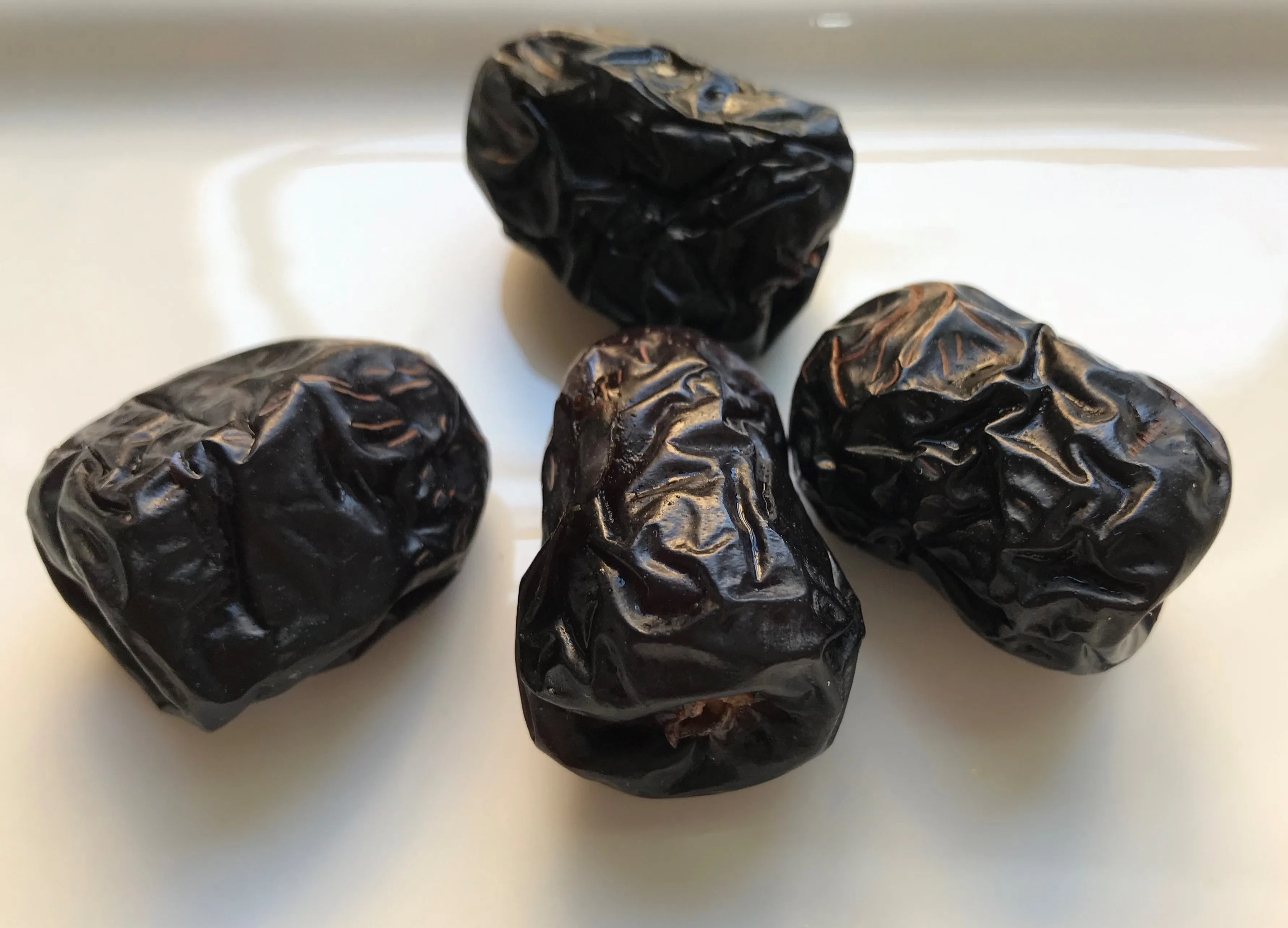 Высококачественные даты Ajwa для продажи напрямую от Allmadenah