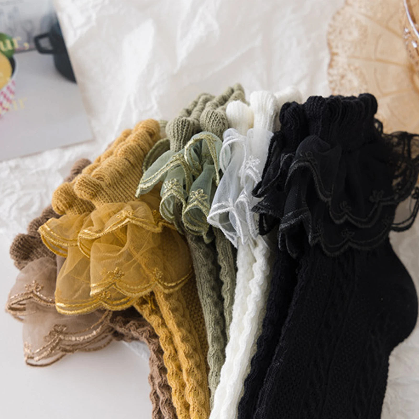 Girls Elegant Lace Brim Cotton Knit Socks For Autumn And Spring