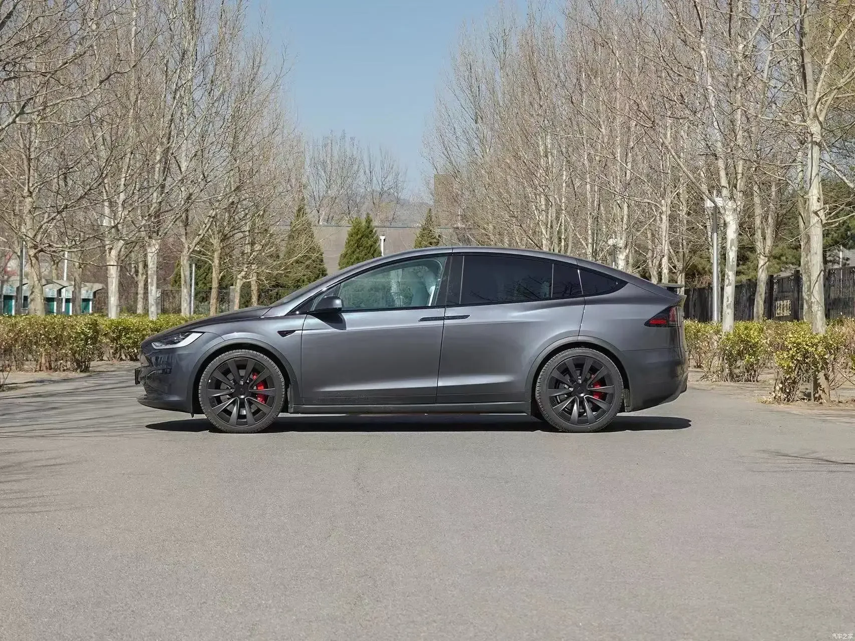 2023 2024 Новое поступление модель Tesla X ev полноприводный автомобиль клетчатая версия электромобили среднего и большого размера внедорожник