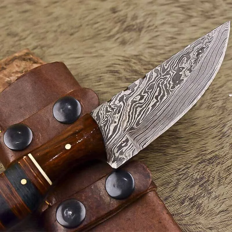 2022 Mini Pocket Carry Knife Fixed Blade Hand Made Skinning Knife Damascus Steel Knife With Leather Bag