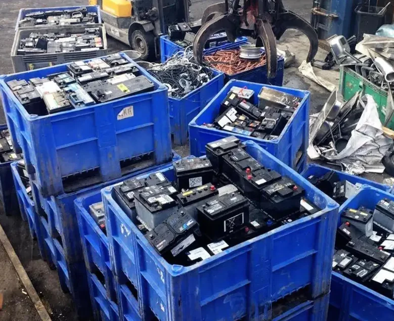Rechargeable Lithium Battery Used Scrap / Car and truck battery drained lead batteries scrap