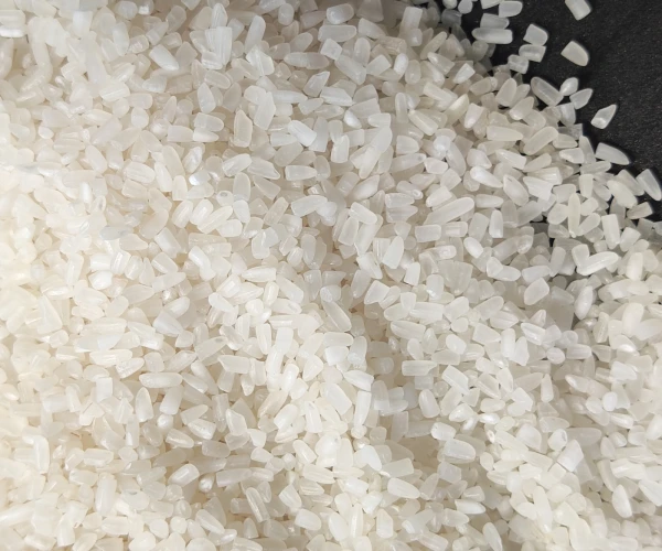 Wholesale Very Cheap Price Newest Crop Broken Rice 5% 10%, 15%, 25%,100% from Vietnam Rice Factory with International Standards