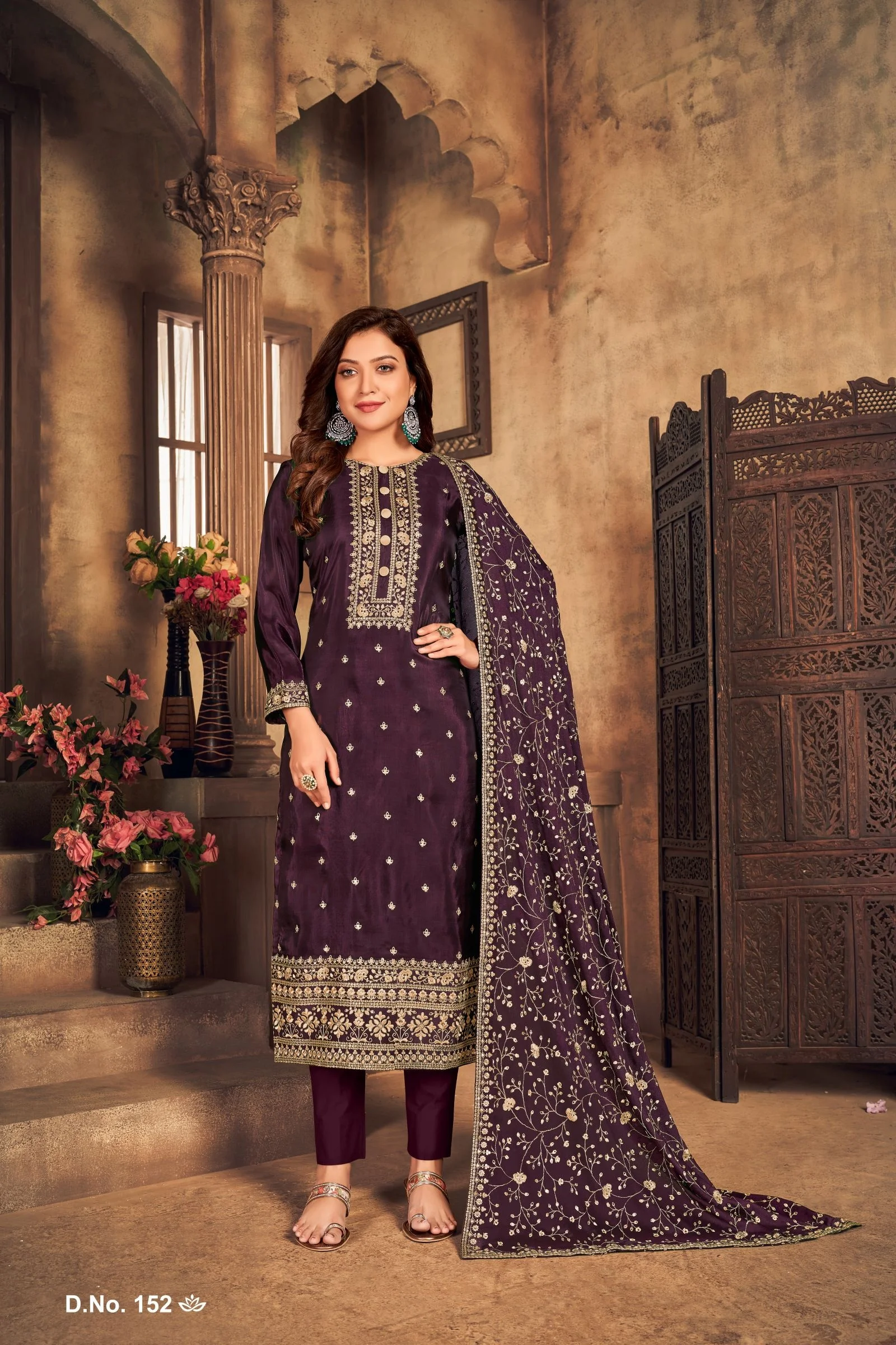 New Modern Ladies Salwar Suit Pakistani and Indian Women Salwar Kameez at Wholesale Price From India
