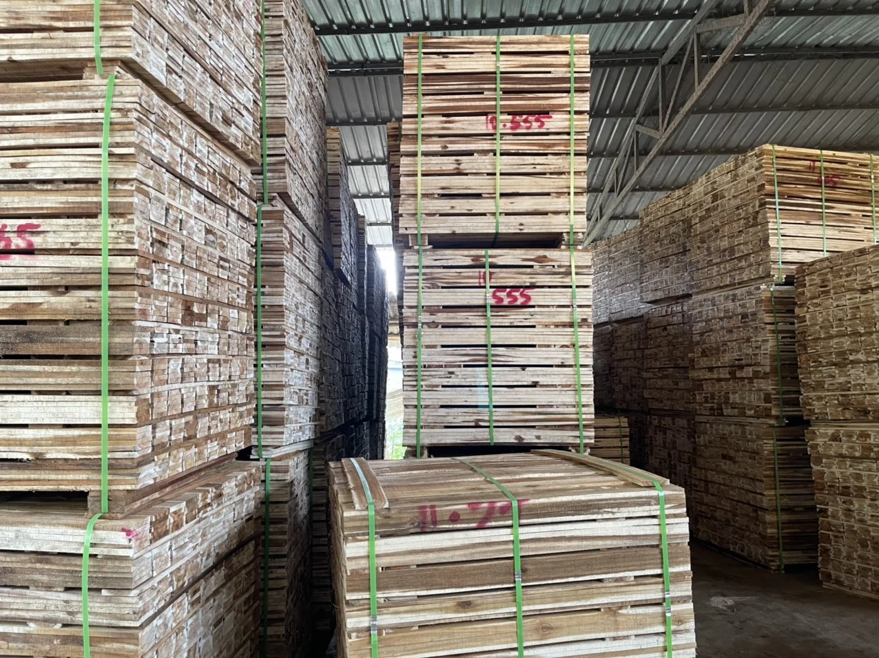Fresh Acacia Pallets Timber FOR Korea Market
