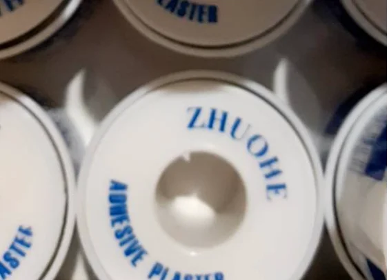 Leading Wholesales Supplier ZHUOHE Zinc Oxide Adhesive Plaster 1.25CM X 1CM 24 Rolls MDA Approve Good Quality And Stable