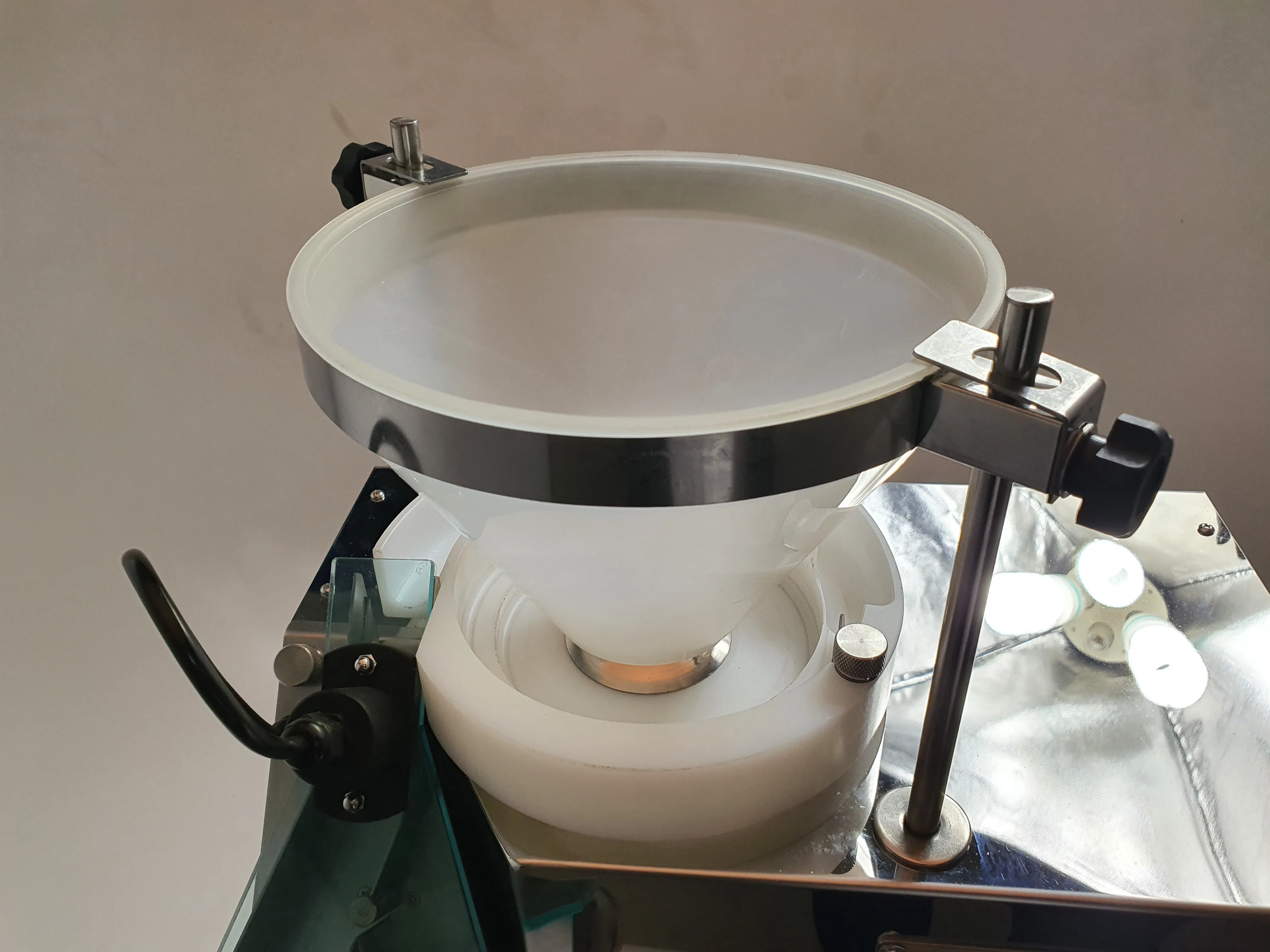 Desktop tablet counter machine pharmaceutical small tablet capsule pill counter soft gel counting machine price