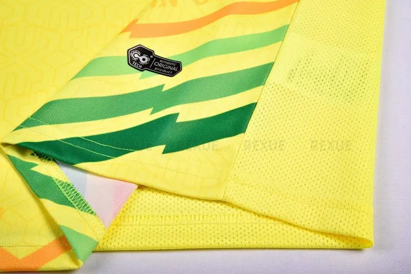 Top Sponsor Listing Soccer Uniforms Thai Quality Wholesale Football Shirt Adult Kids Soccer Uniforms Cheap France Soccer Jersey