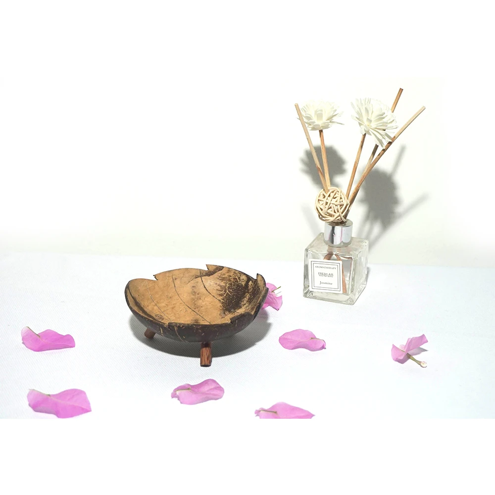 High quality natural eco-friendly coconut shell leaf-shaped soap dish mini bathtub soap holder dishes from Vietnam