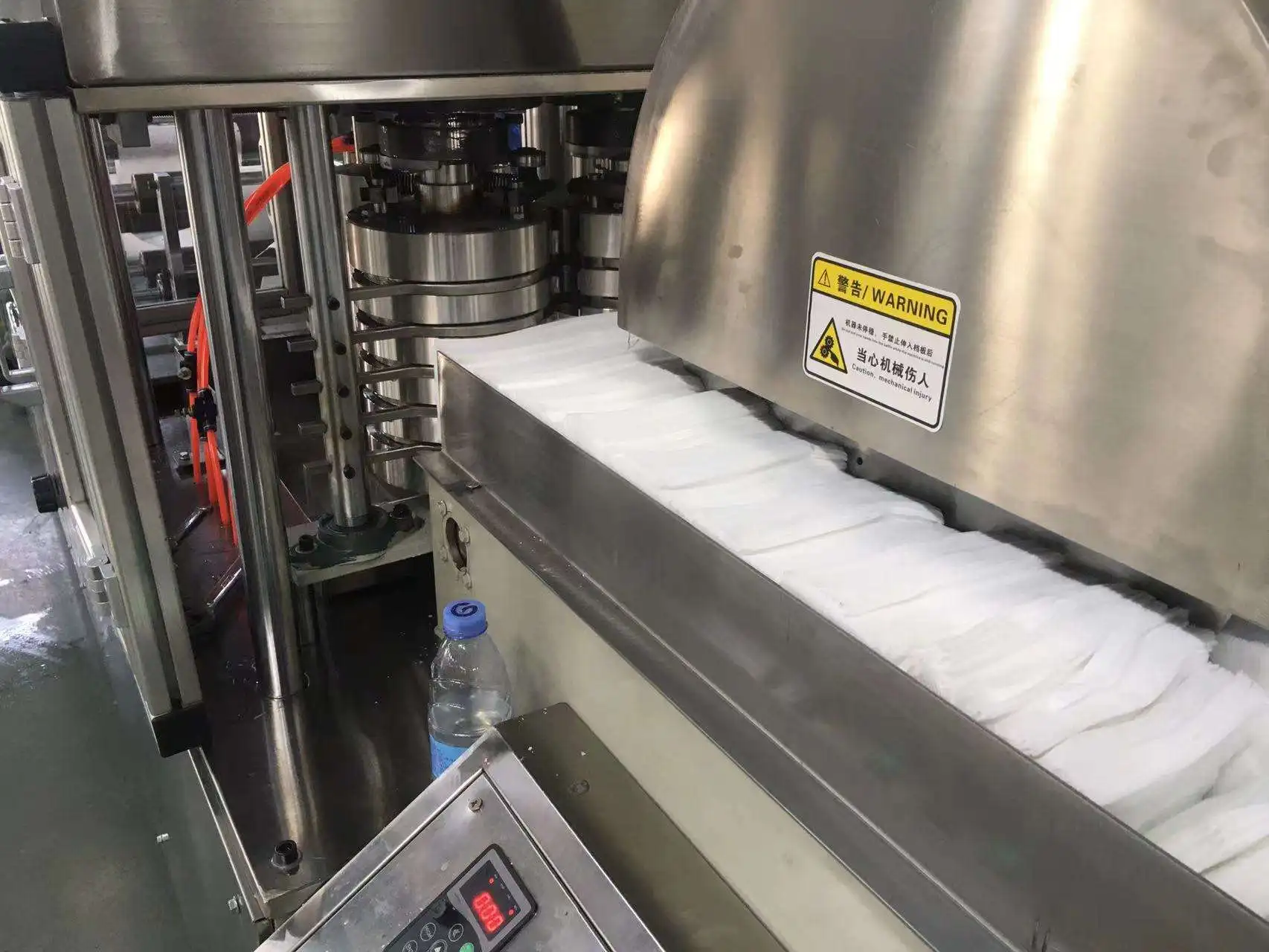 High Speed Automatic Portable Baby Wet Tissue Wiping Towel Folding Making Machine Wet Towel Production Line