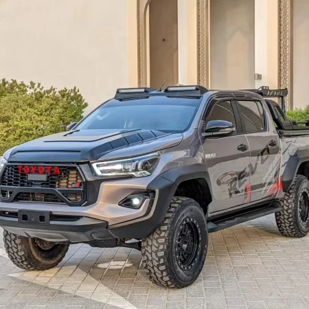 Очистите грузовик Toyota Hilux 2019 4x4