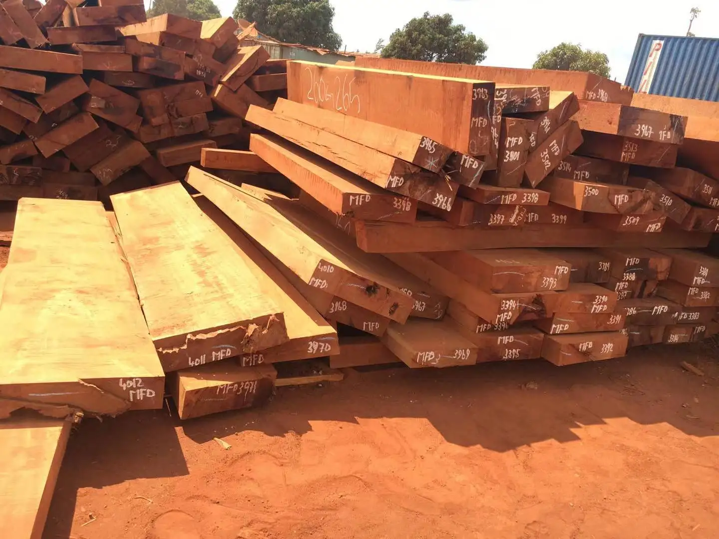 Doussie sawn timber from mozambique, High quality with low price