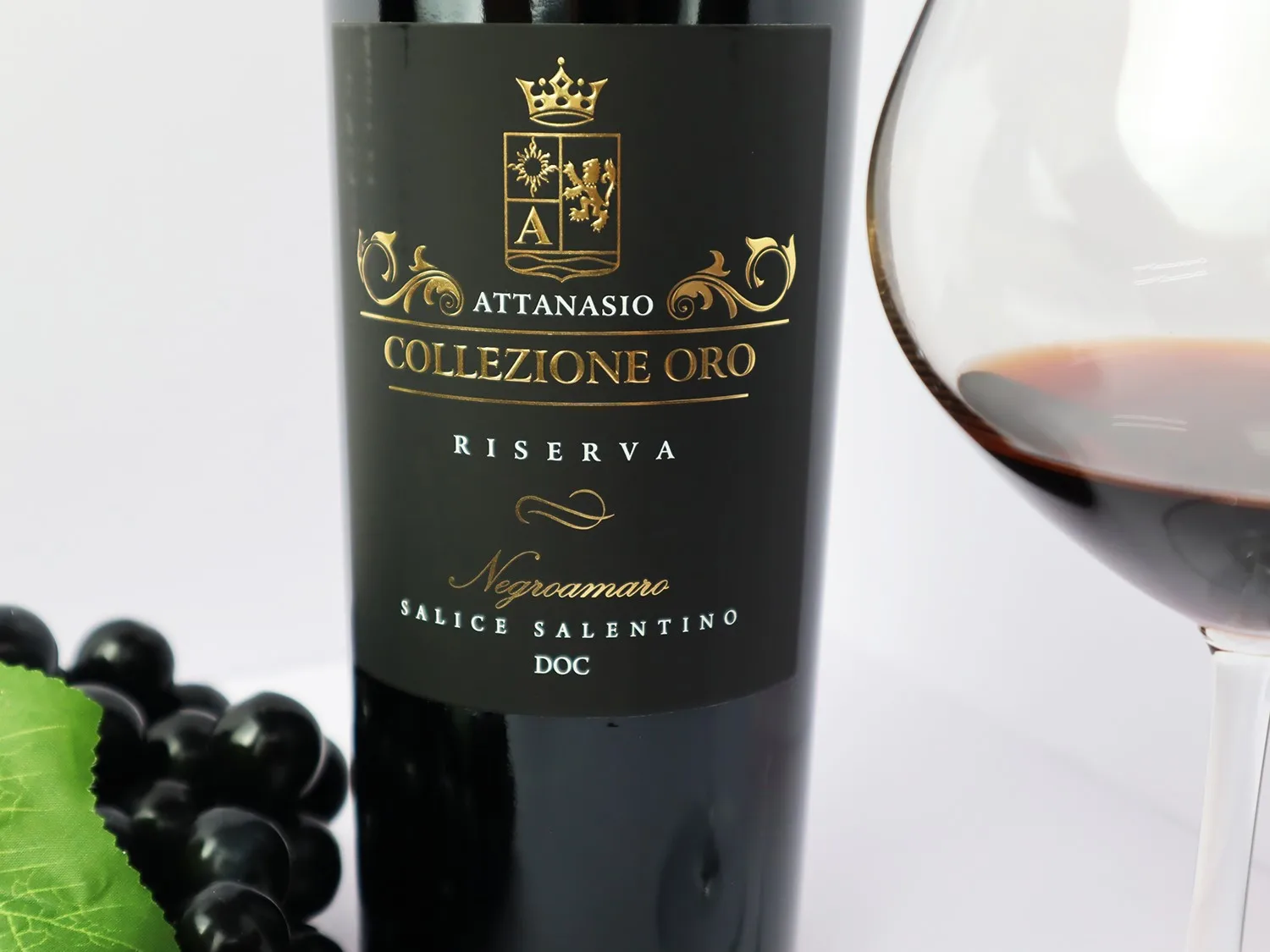 Негроамаро тип винограда сопряжения копчености полка вес поставщик attanasio colleczion Oro Riserva - DOC вина из Италии