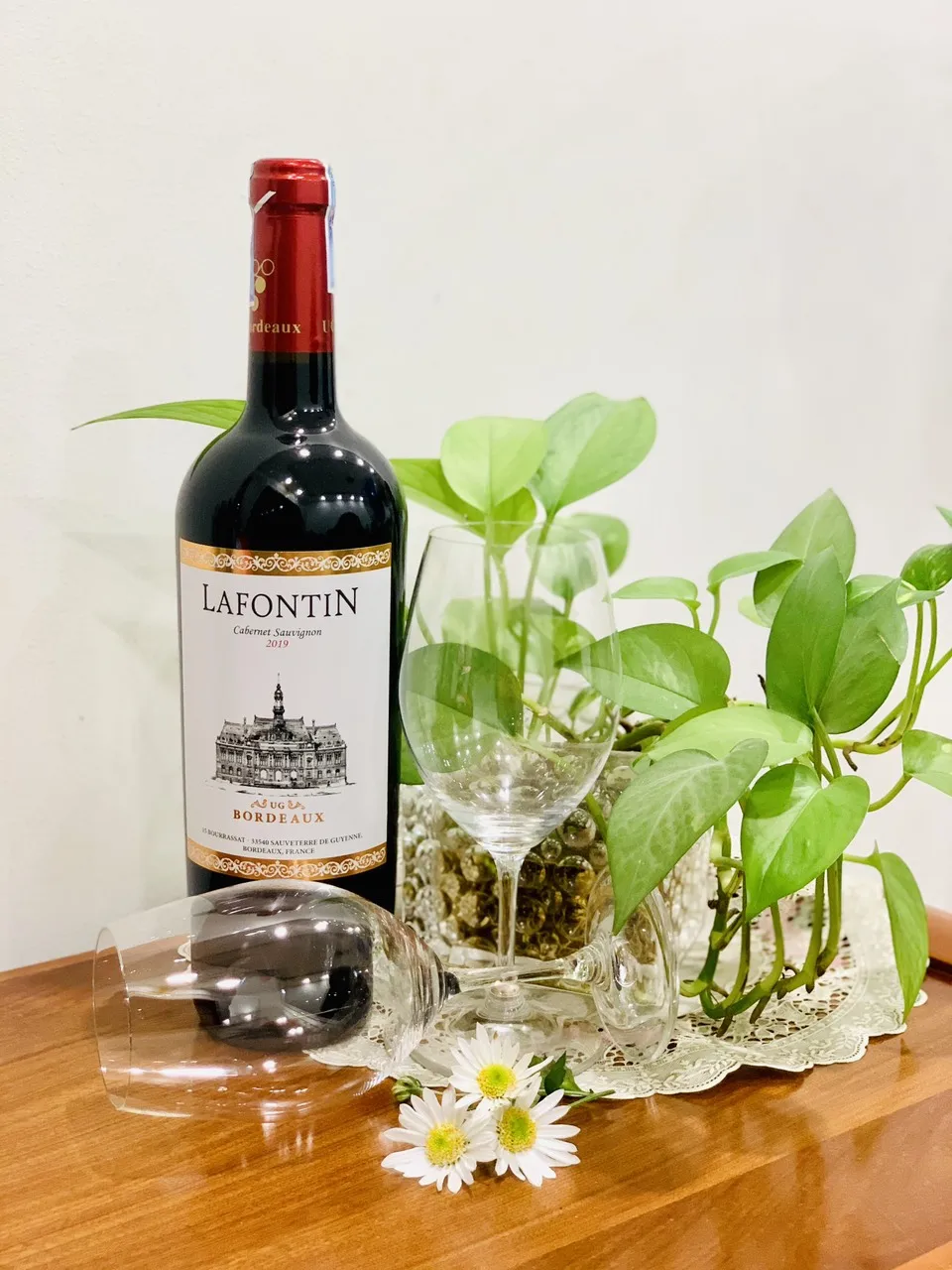 Красивое привлекательное пепперное и взрывчатое вино с богатым вкусом в горшке 750 мл из