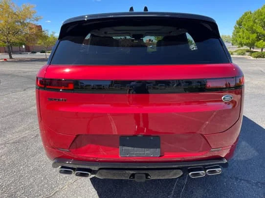 Подержанный 2023 Range Rover Sport P530