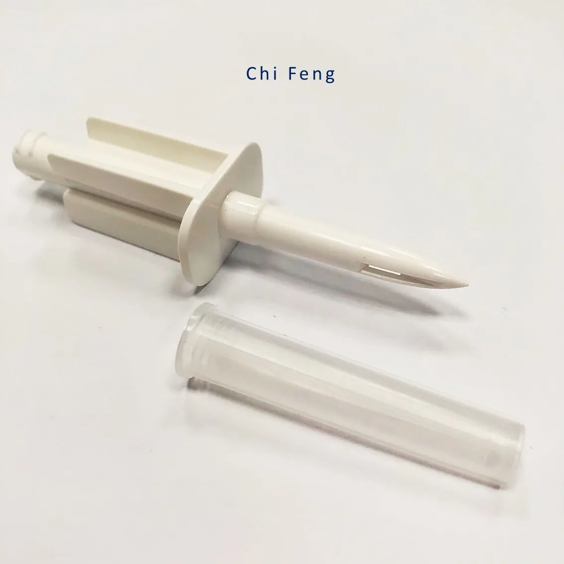 18C044 IV Infusion Spike with luer lock non-vented spike for infusion set