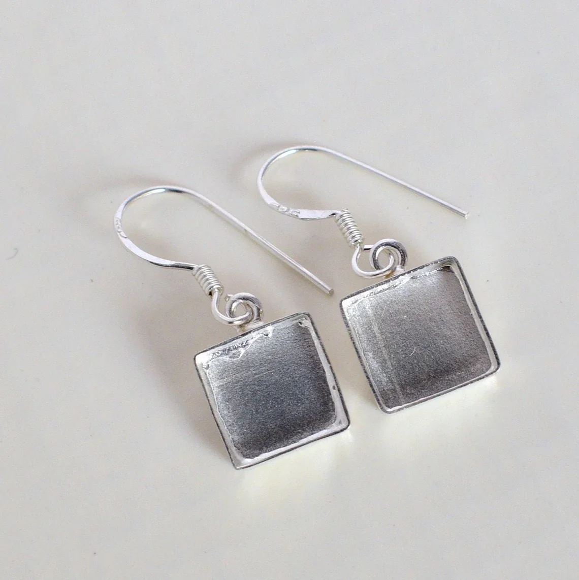 Finding Supplier 925 Sterling Silver Square Collet Mounting Bezel Dangle Earring DIY Collet Metal Casting For Earring Settings