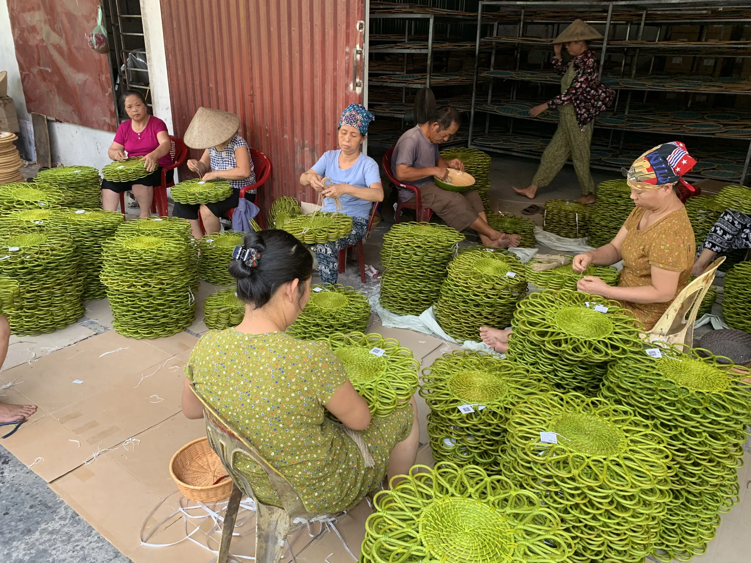 Vietnam Direct Manufacturer Charger Plate For Christmas Mats For Wedding Modern Pads Pads For Home Wall Hangings Decoration