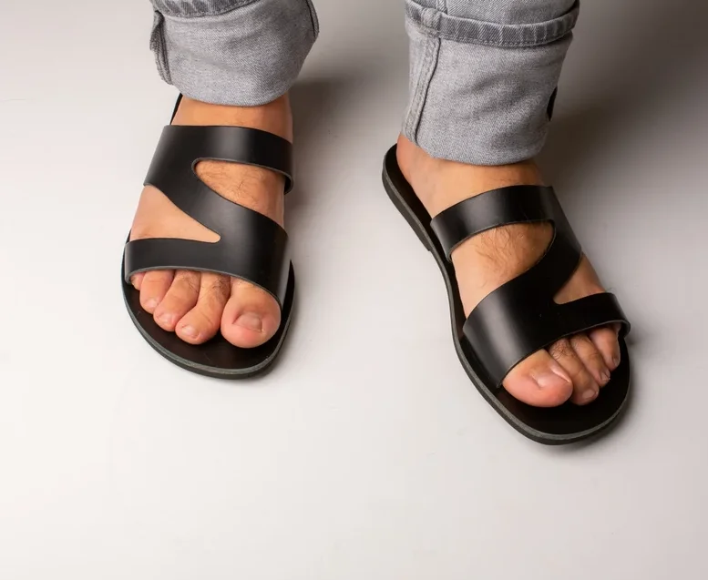 Summer Slippers for Man Leather Beach Outdoor Slippers Summer Sandals Men Casual Leather Shoes Microfiber Open Toe