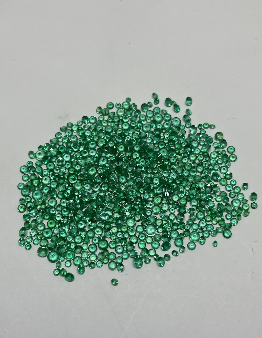 0.50mm To 4mm Diamond Cut Zambian Natural Emeralds Grade Lustre And Color Base Calibrated Mix Size Zambian Emerald By Real Gems