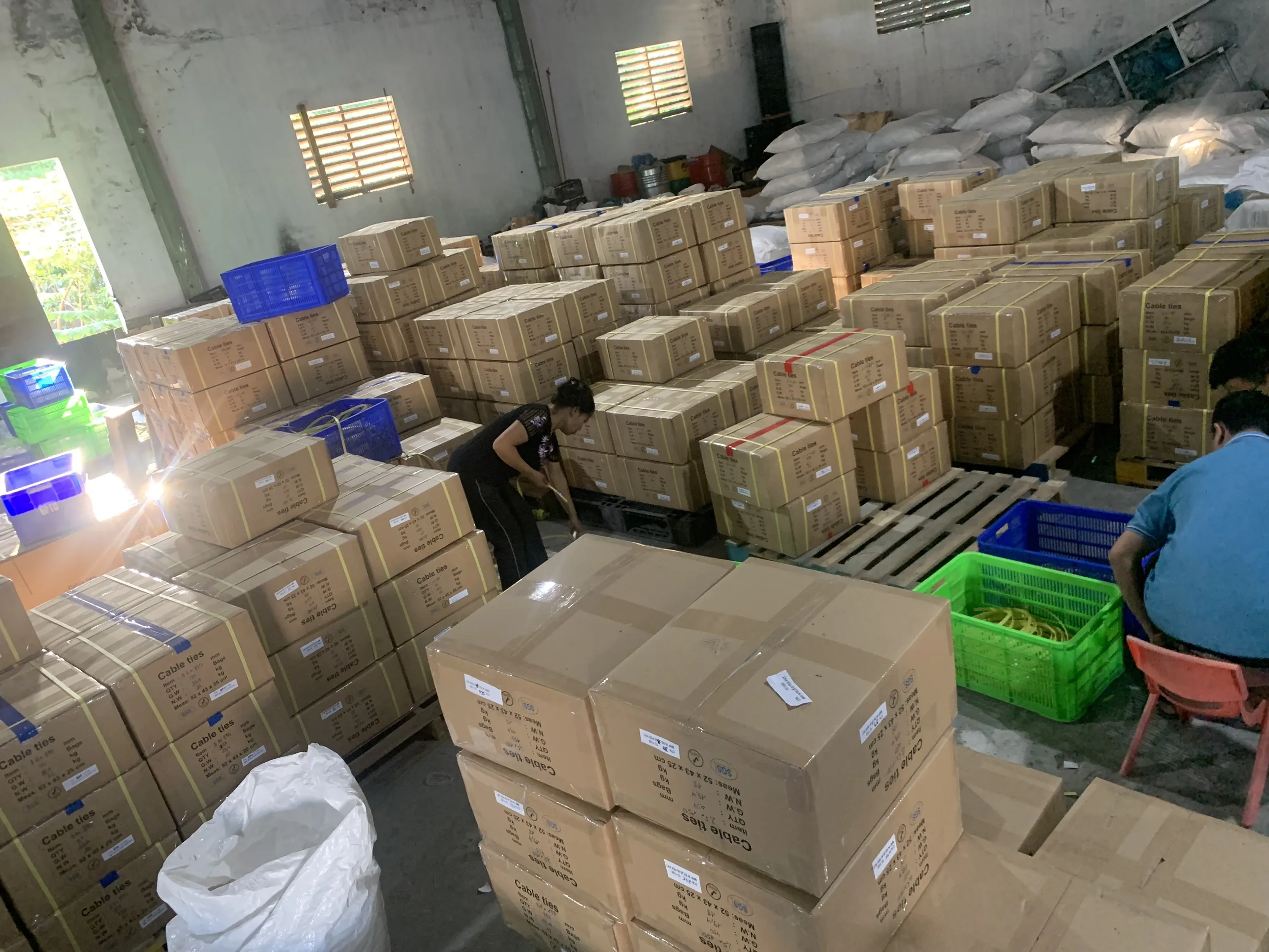 Plastic Leveling System Clips & Wedges Fast Delivery Durable Plastic For Ceramic Spacing Application Flexible Packing