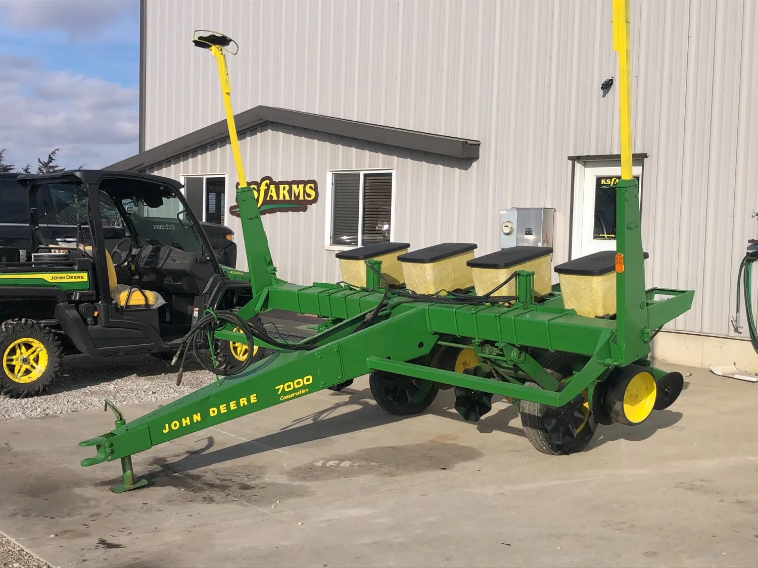 Wholesale reliable seeding machine SKP 2.1 B. U planter maize with fertilizer made in Russia, double front support grain box 590