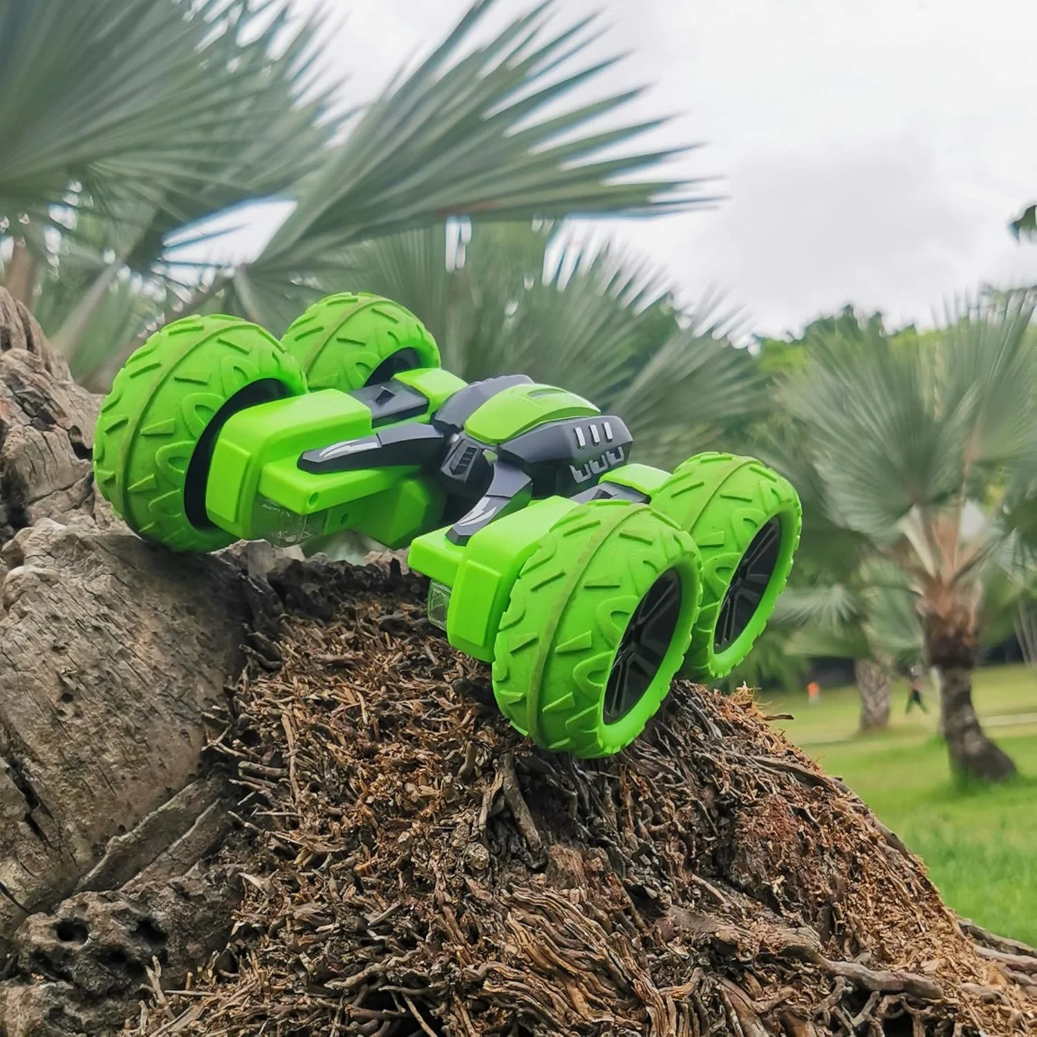 Wholesale 2.4g Rc Stunt Cars Remote Control Car With Lights Double-Sided Driving 360 Degree Flips Rotating Tricolor Car Toy