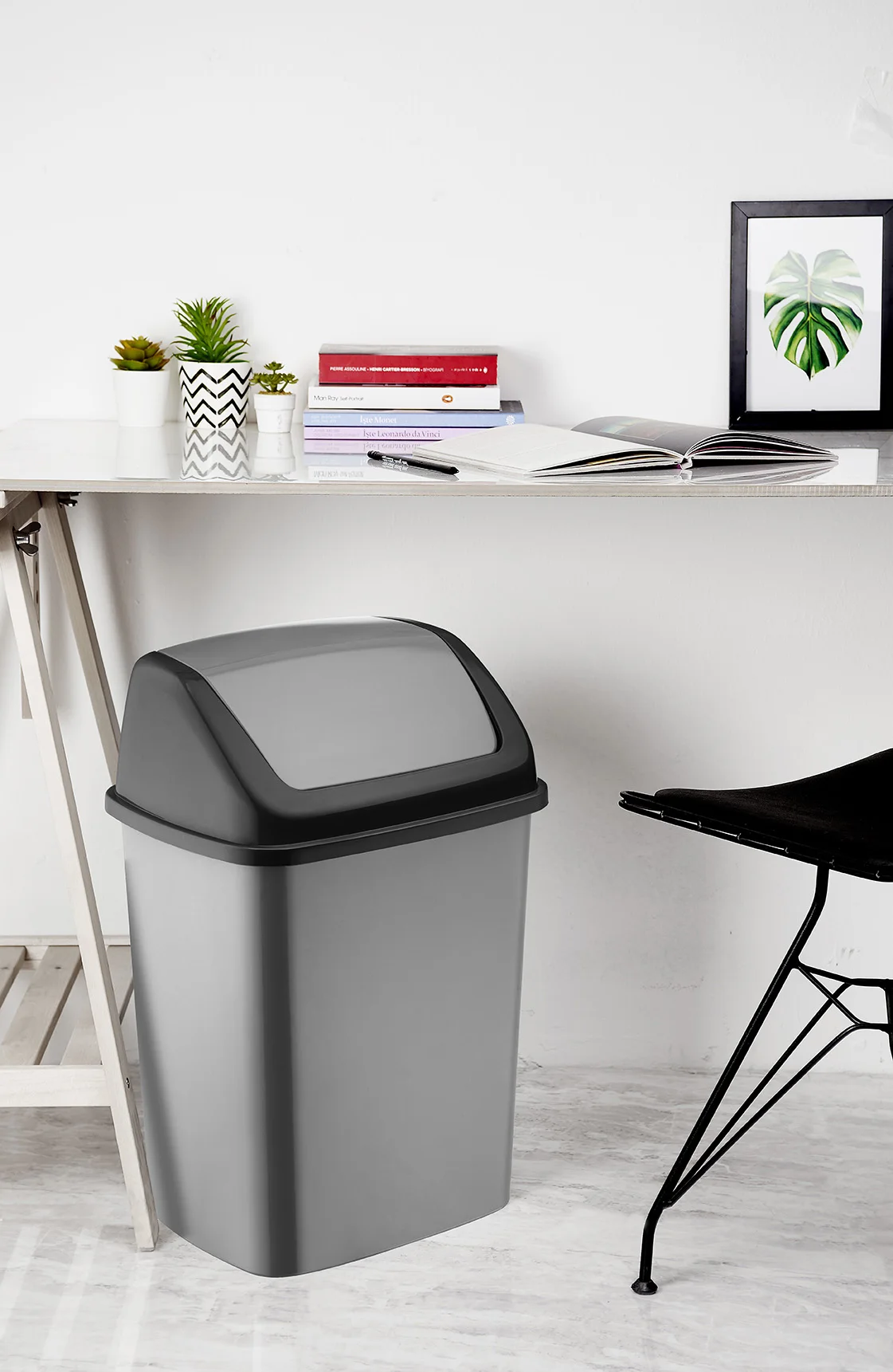 AFOSSA 32L(8.4Gal) Compact Plastic Trash Can with Swing Lid for Kitchen Countertops or Bathroom Small Spaces Durable and Easy