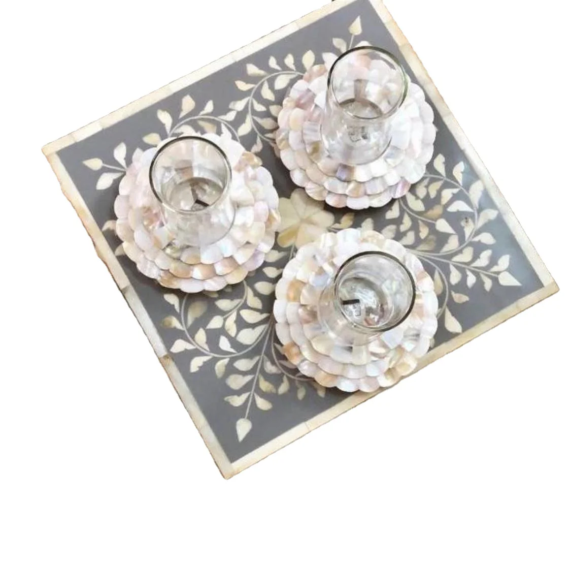 Поднос из перламутровой инкрустации с чайными тарелками