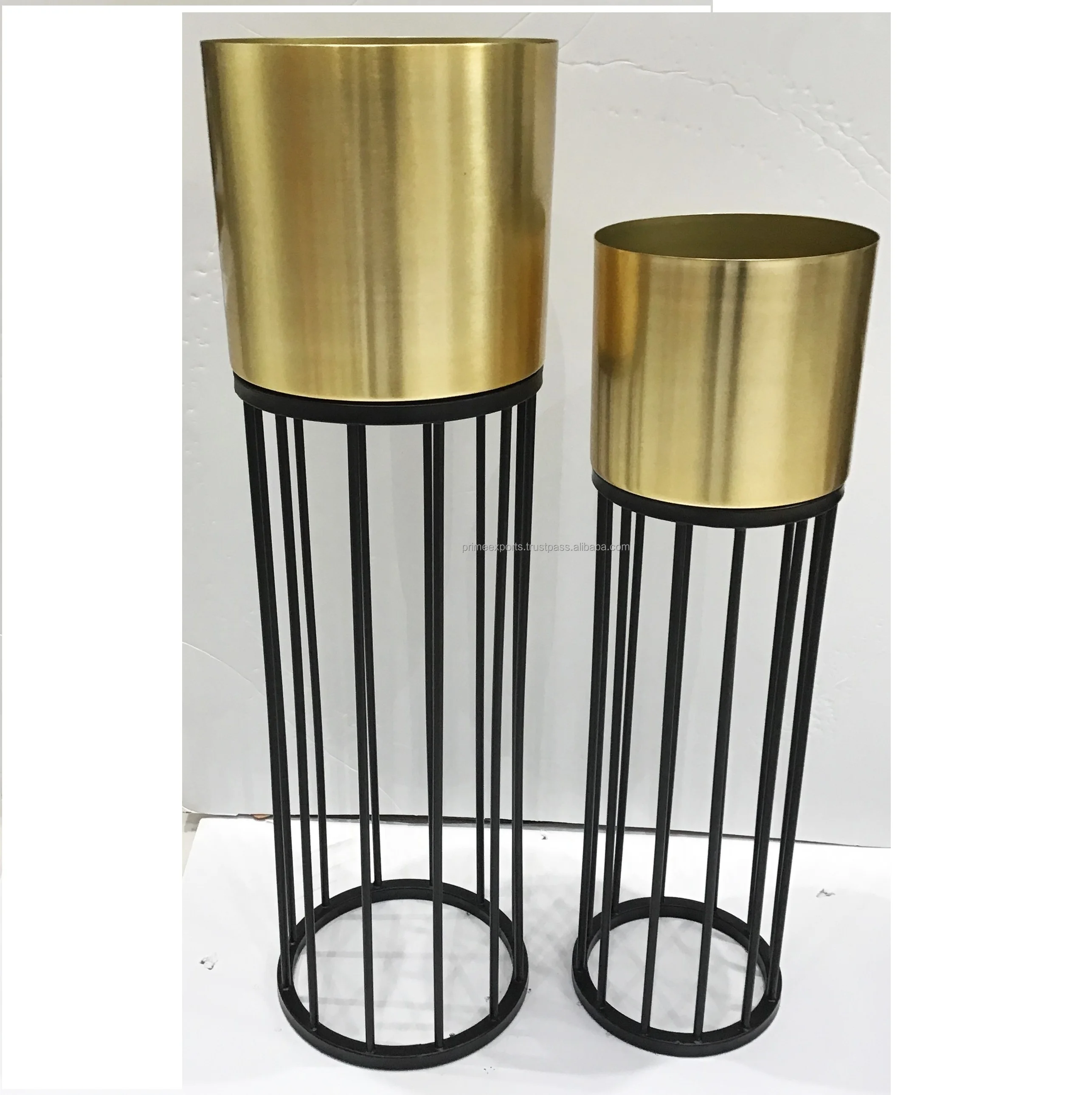 Iron wire metal flower planter stand for home interior and exterior decor scandinavian and nordic style flower pot planter stand