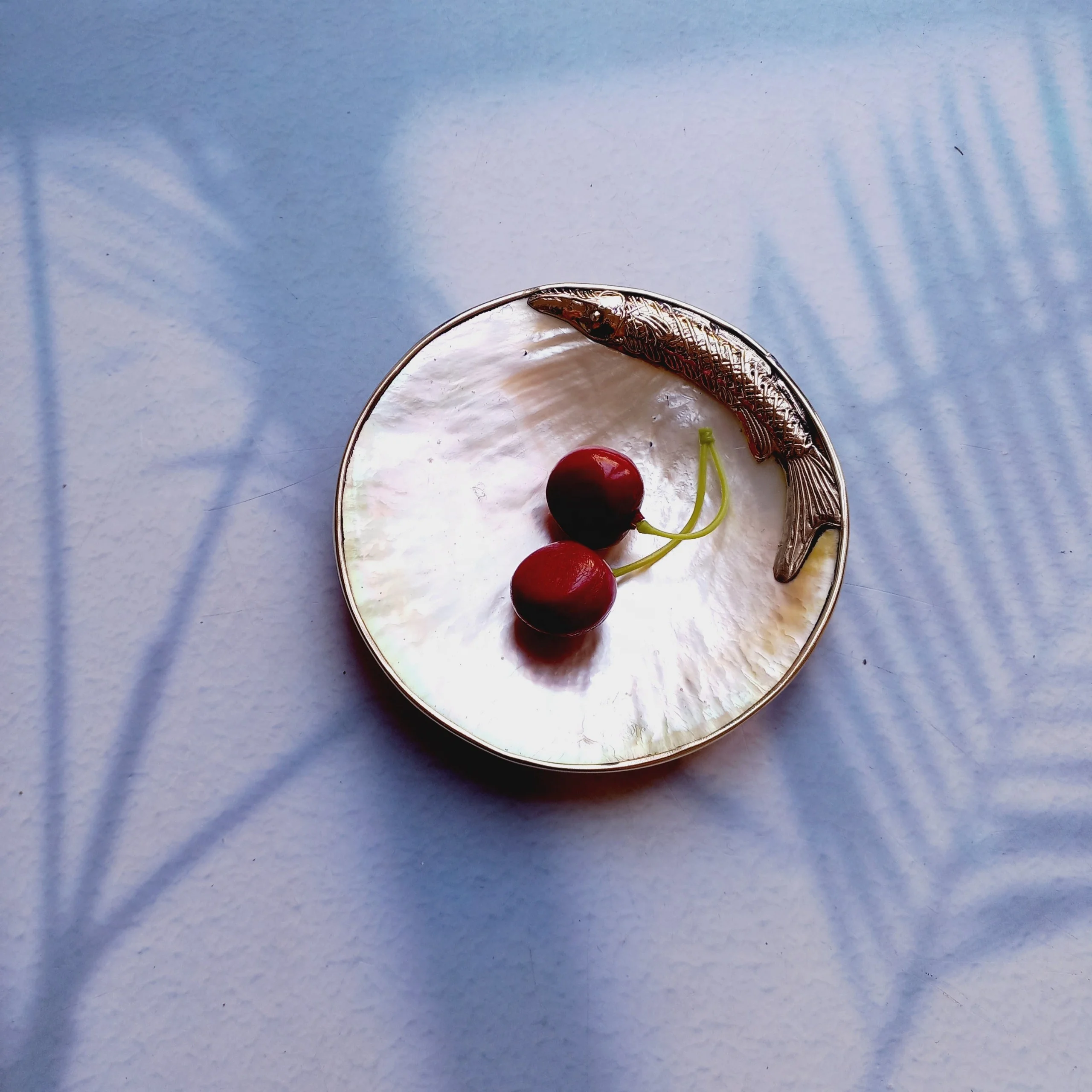 Round White Mother Of Pearl Caviar Plate Dish Tray Luxury Natural Product Made In Vietnam Shell Seashell Eco Friendly Affordable