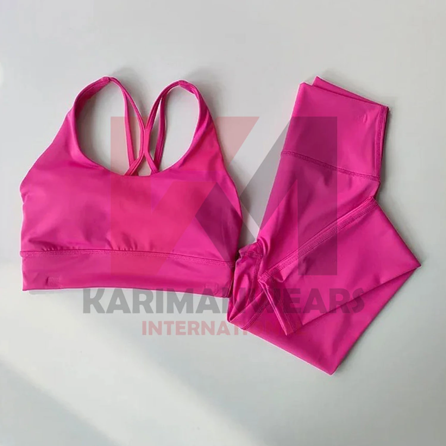 Женский спортивный костюм с высокой талией