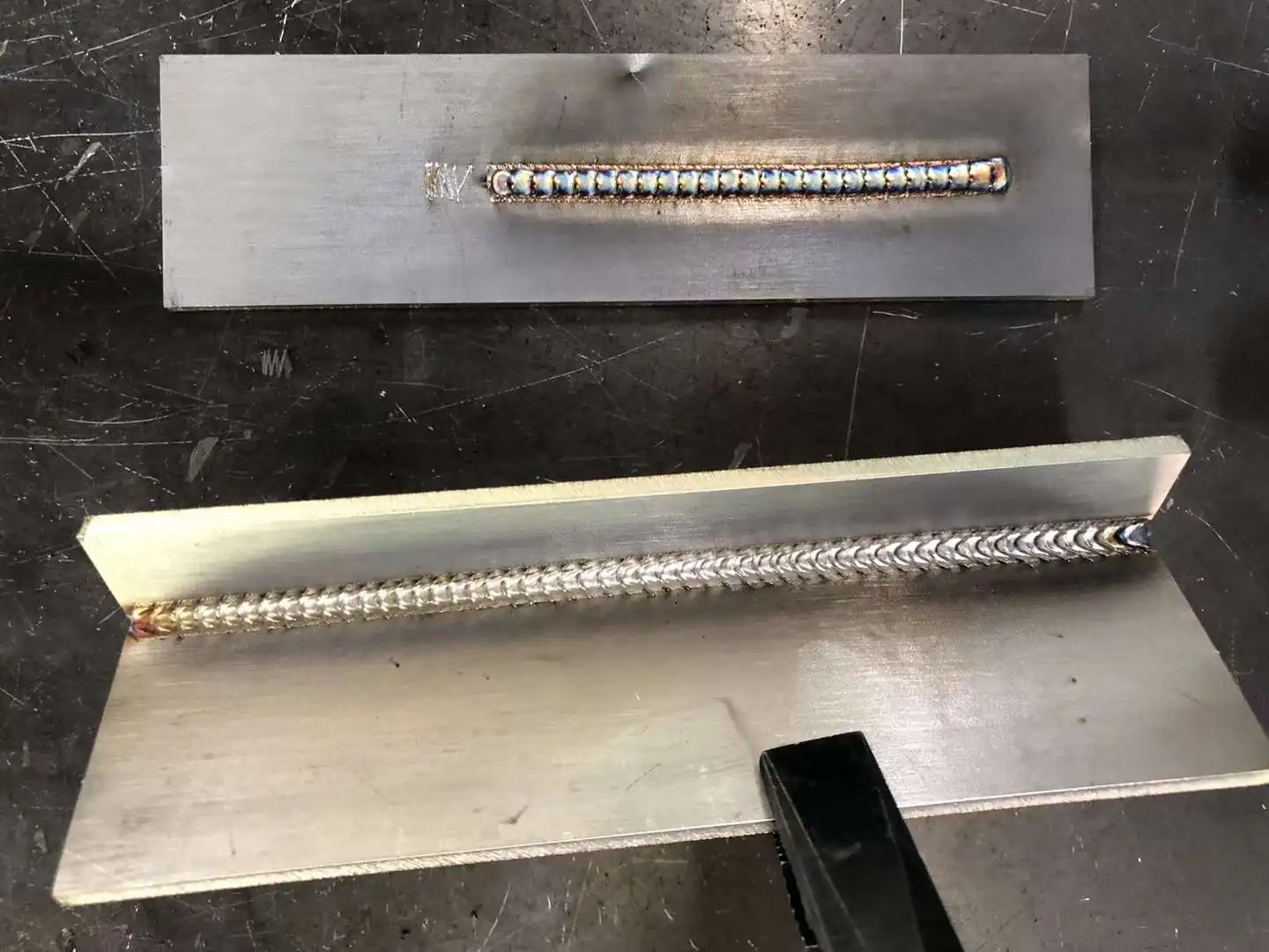 Зпг портативный 1kw 1.5kw 2000 Вт станок для лазерной резки волокна лазерный сварочный агрегат