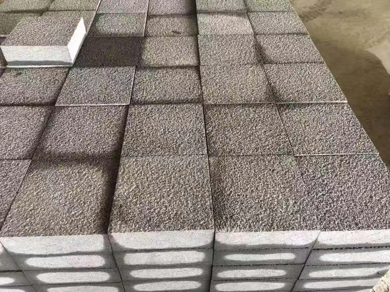 High Quality Outdoor Grey Basalt Tile and Cubic Block Paving Stone Polished Natural Stone for Exterior Flooring Application