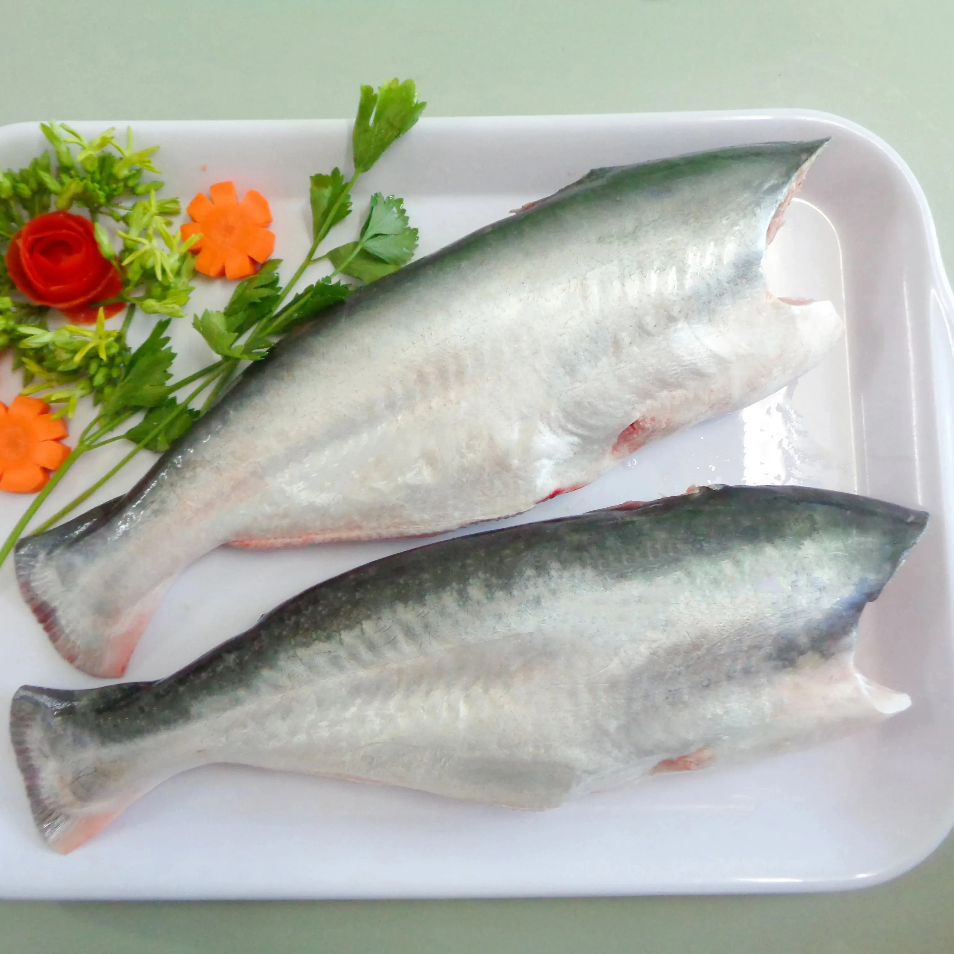 Конкурентоспособная цена, замороженная рыба пангасиус, целые круглые/HGT, очищенные от вьетнамской фабрики