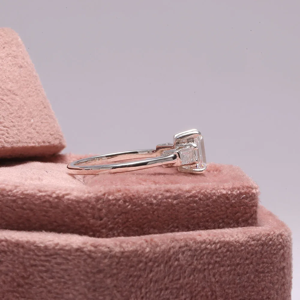 Emerald Cut Fine Jewelry Design Latest Gift Ring for Her, Birthday Party Gift Three Stone Engagement Ring