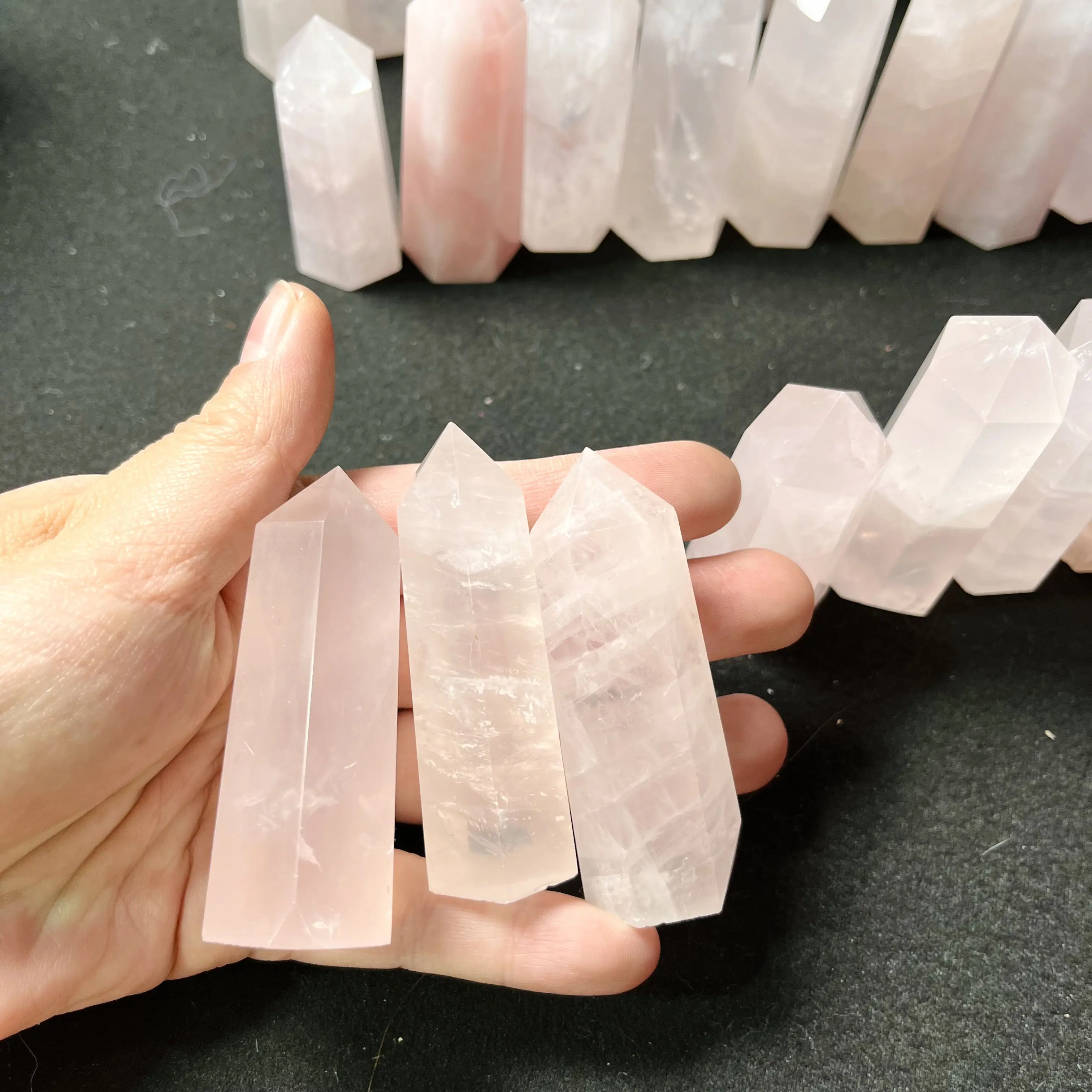 High Quality Pink Rose Quartz Crystal Tower Wholesale Natural Crystals Stones Small Rose Quartz Tower For Decoration