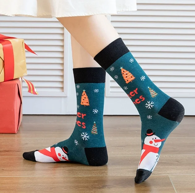 New Arrival Christmas Themed Kint Cotton Socks Custom Size Santa Claus Deer Design Cute Personalized Stocking for Children Women