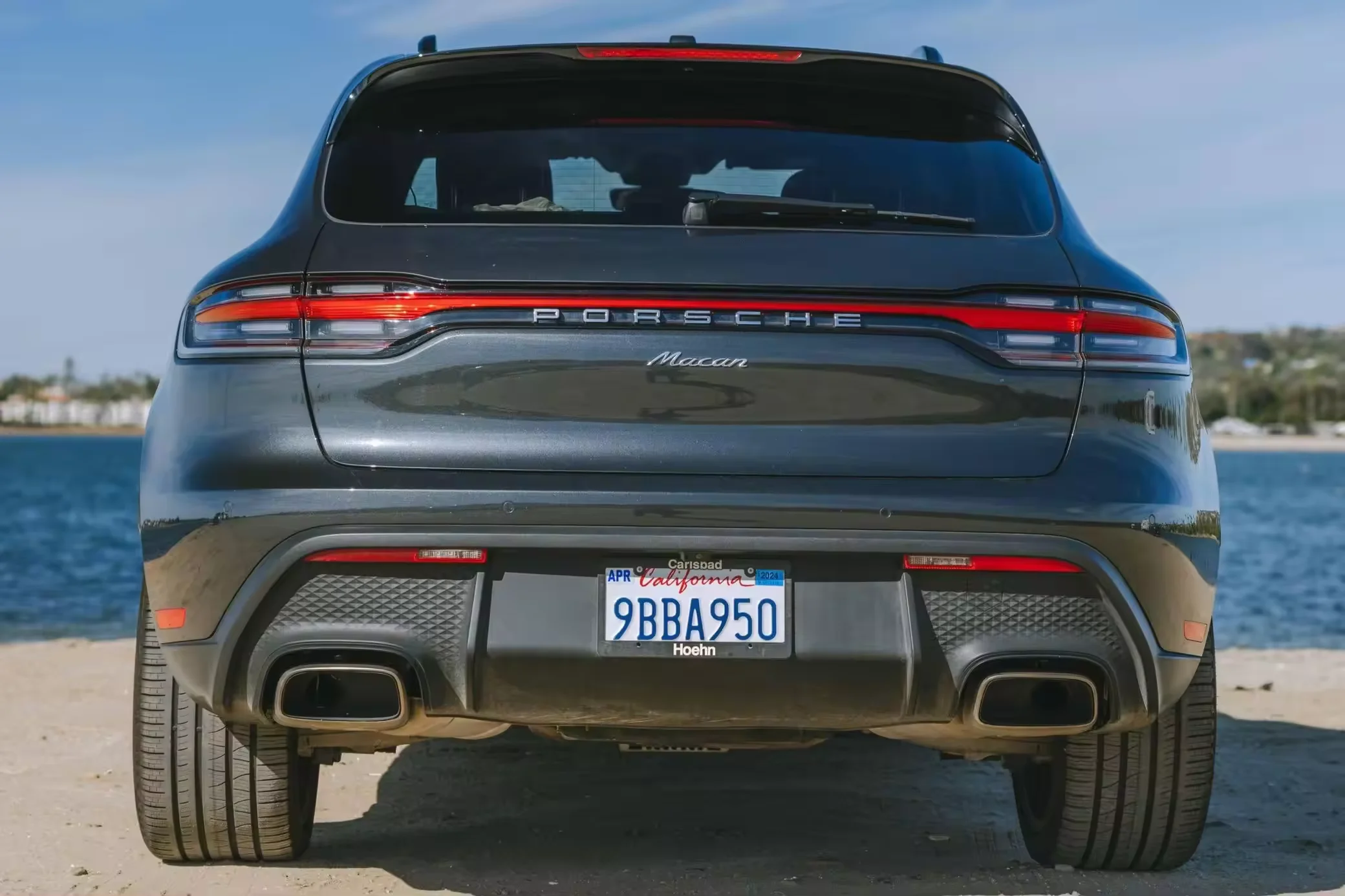 Neatly used 2022 Por-sche Macan Premium Package Plus SUV for sale
