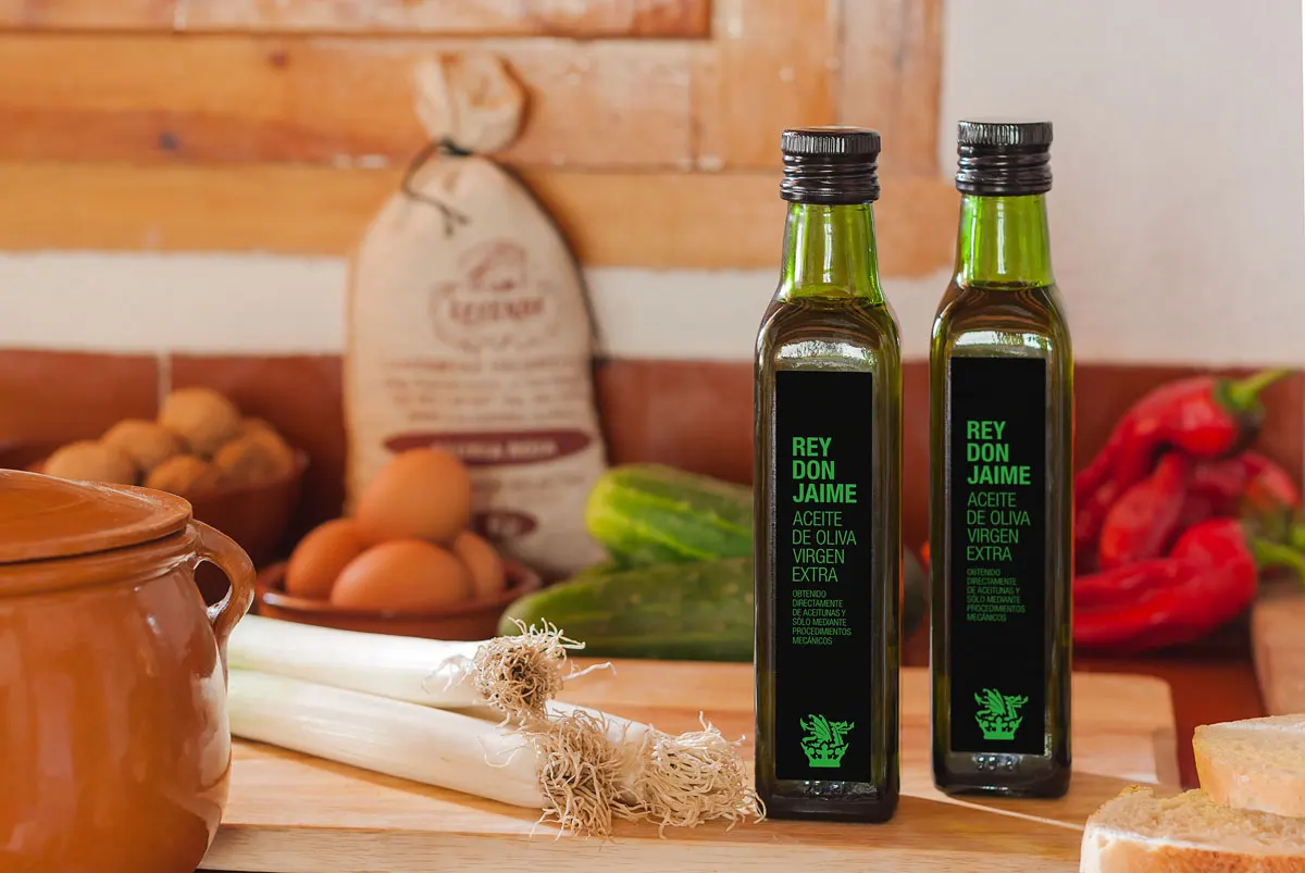 Unblemished cold pressed extra virgin olive oil form Spain Premium Plastic Packaging Hand Pick Type Natural Origin