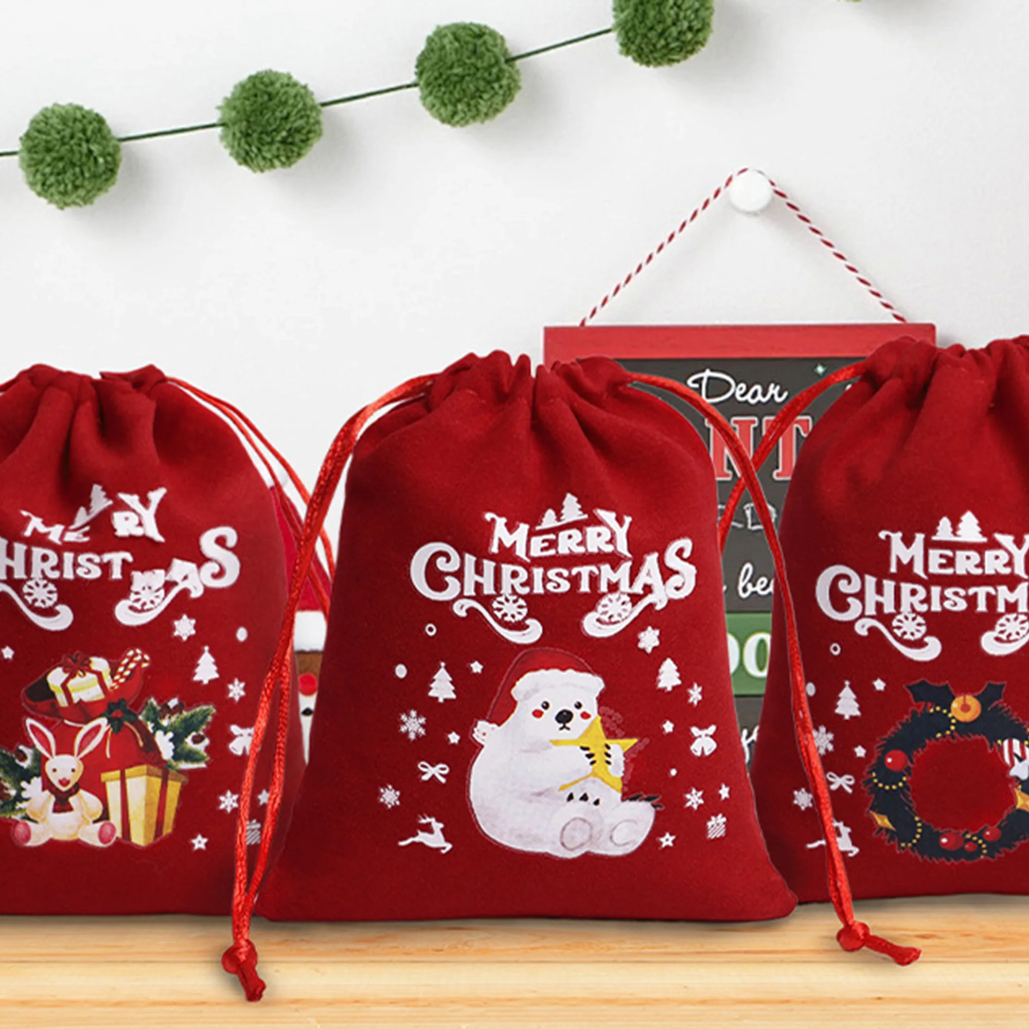 Wholesale  Custom Velvet  Pouch Xmas Party Favor Candy Chocolate Sweet Jewelry Packaging Christmas Drawstring Fabric Gift Bag