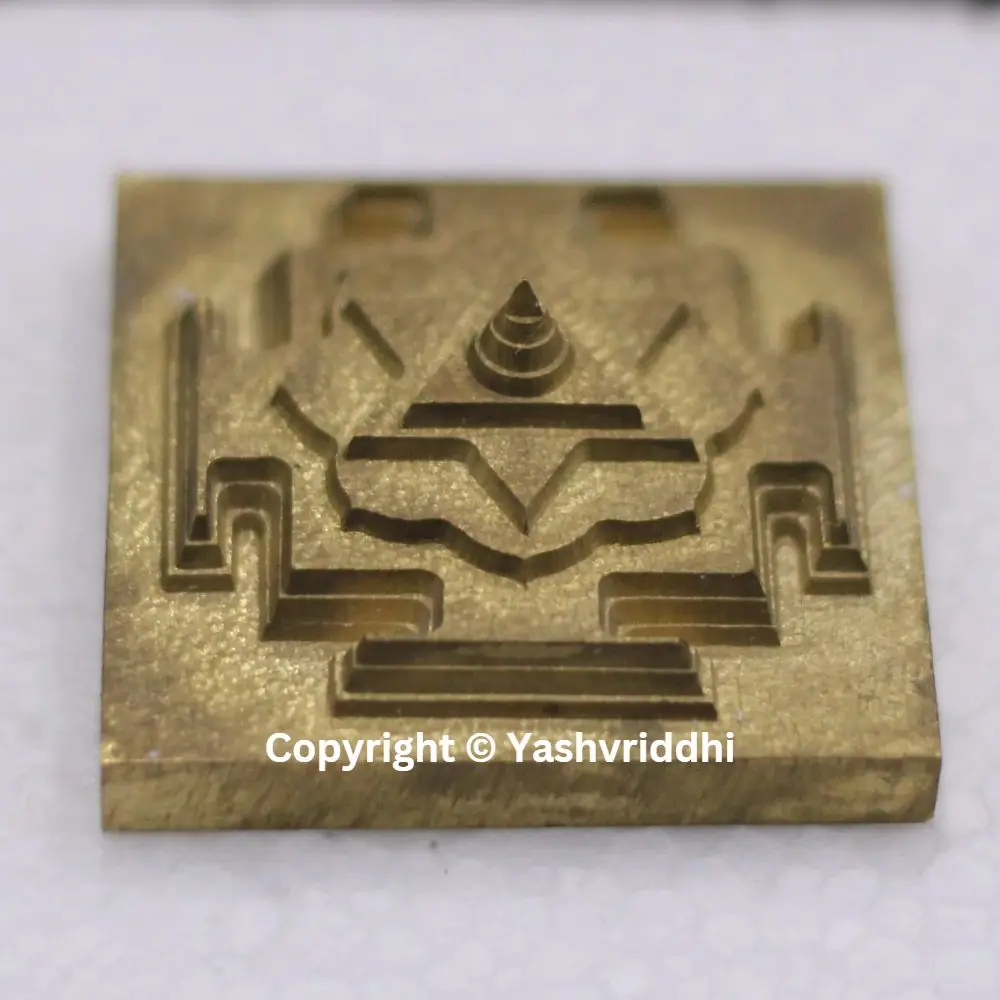 Защита и расширение прав возможностей Shree Mahavidhya Chhitramasta Yantra для внутренней силы